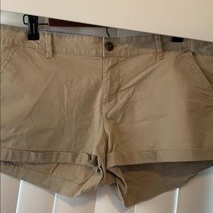 So khaki Junior Short